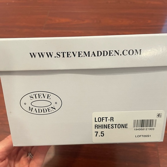 Steve Madden Rhinestone Silver Heels size 7.5 - Picture 4 of 4